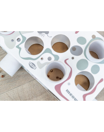 TRIXIE Cat Activity Paws'n'Treats Box vzdělávací hračka pro kočku 35×7×20 cm karton